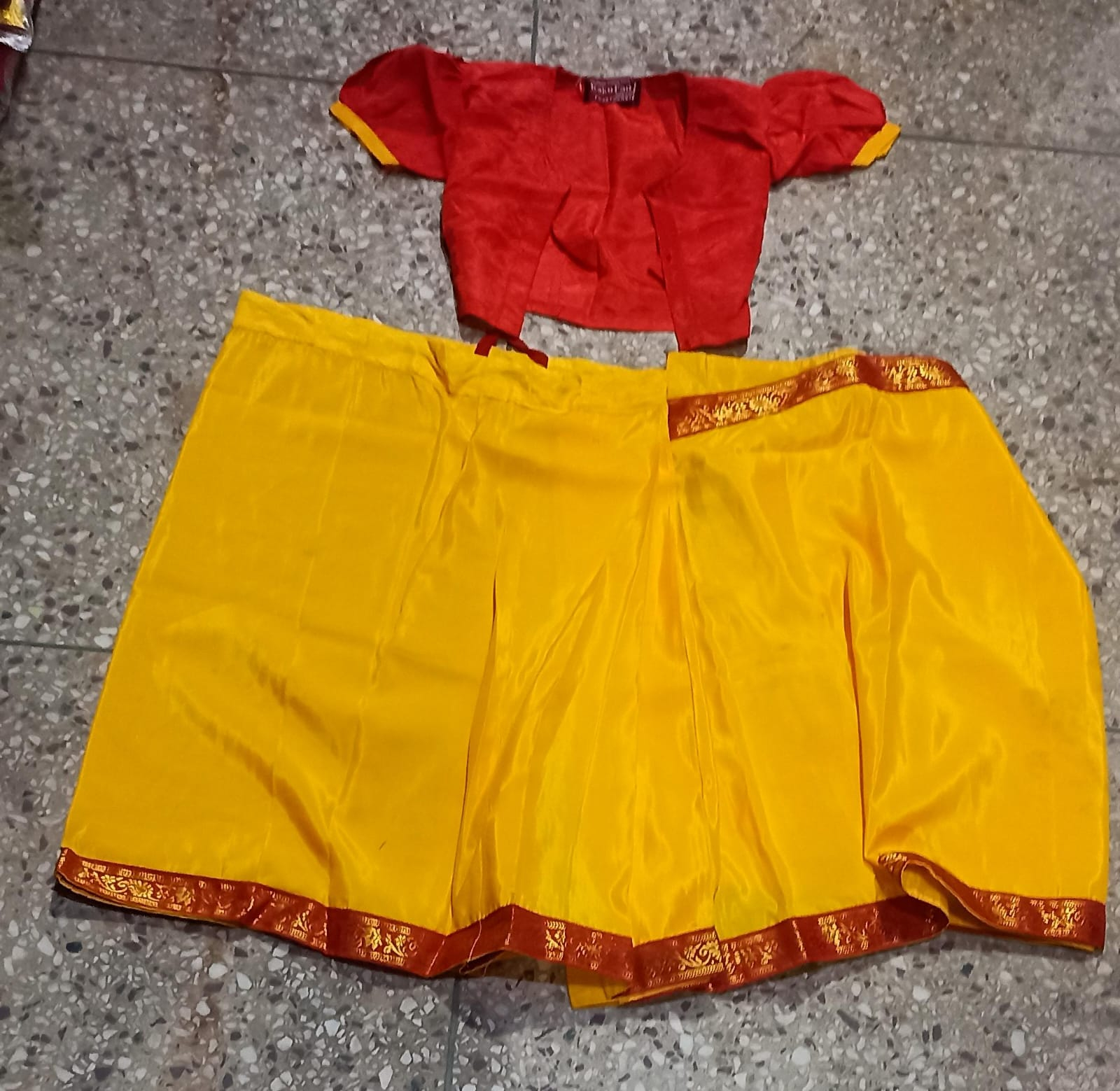 MIX Saree (3yr to4 yrs,5ys t0 6yrs,7yrs to 8yrs= 157.5) (9yr to 12yrs & 14yrs to 18yrs=210