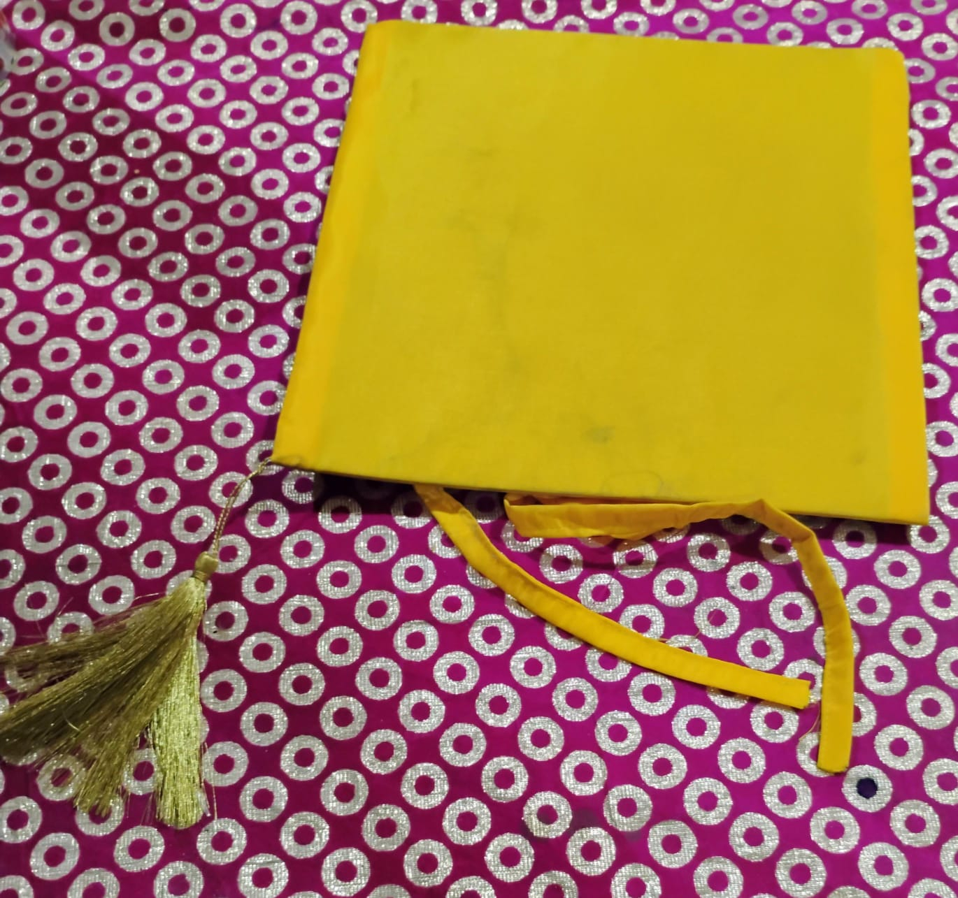 Yellow Degree Cap  Fancy Dress For Kids,Costume For Annual Function/Theme Party/Competition/Stage Shows Dress