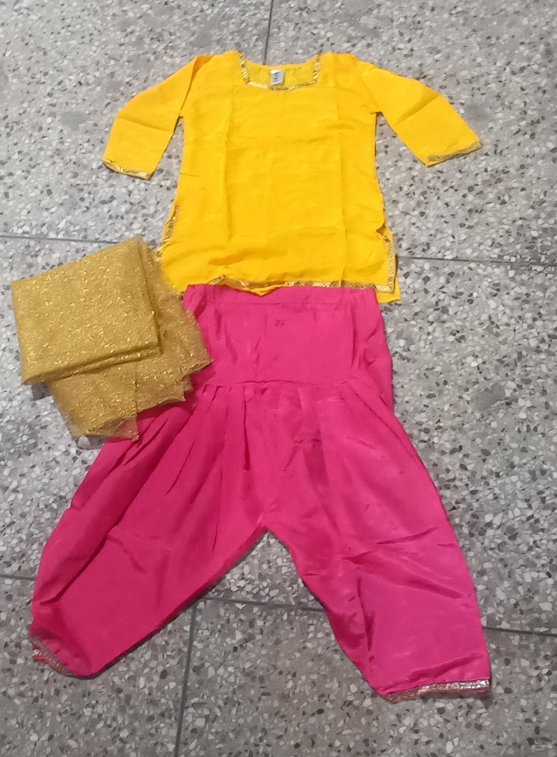 Punjabi-Girl(3yr to4 yrs,5ys t0 6yrs,7yrs to 8yrs= 210) (9yr to 12yrs & 14yrs to 18yrs=262.5)